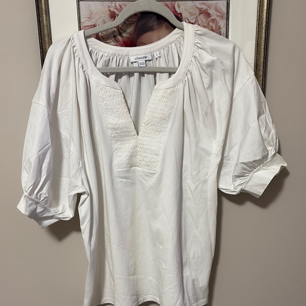 Chico's White Ruched Bib Collar Blouse, size 2, large, EUC
